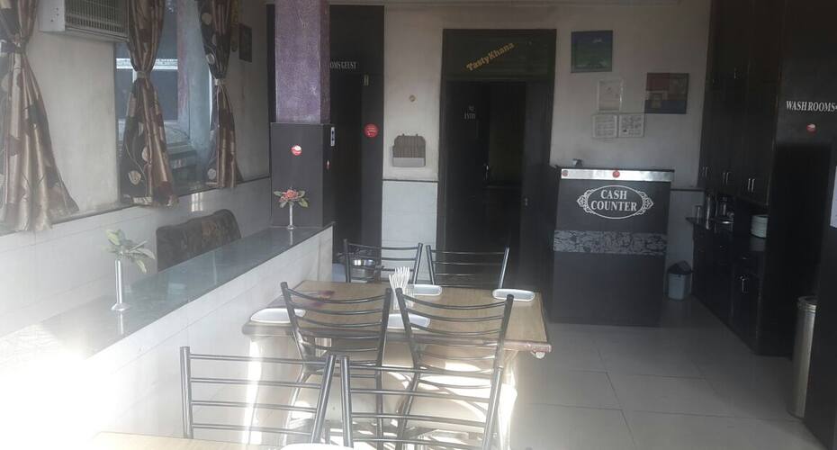 Hotel Shivrattan, Indore 3